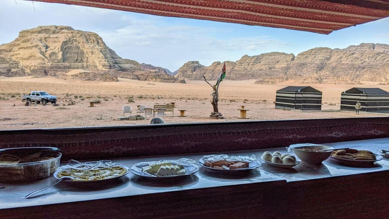 Wadi Rum Galaxy Camp Bed & Breakfast Exterior photo