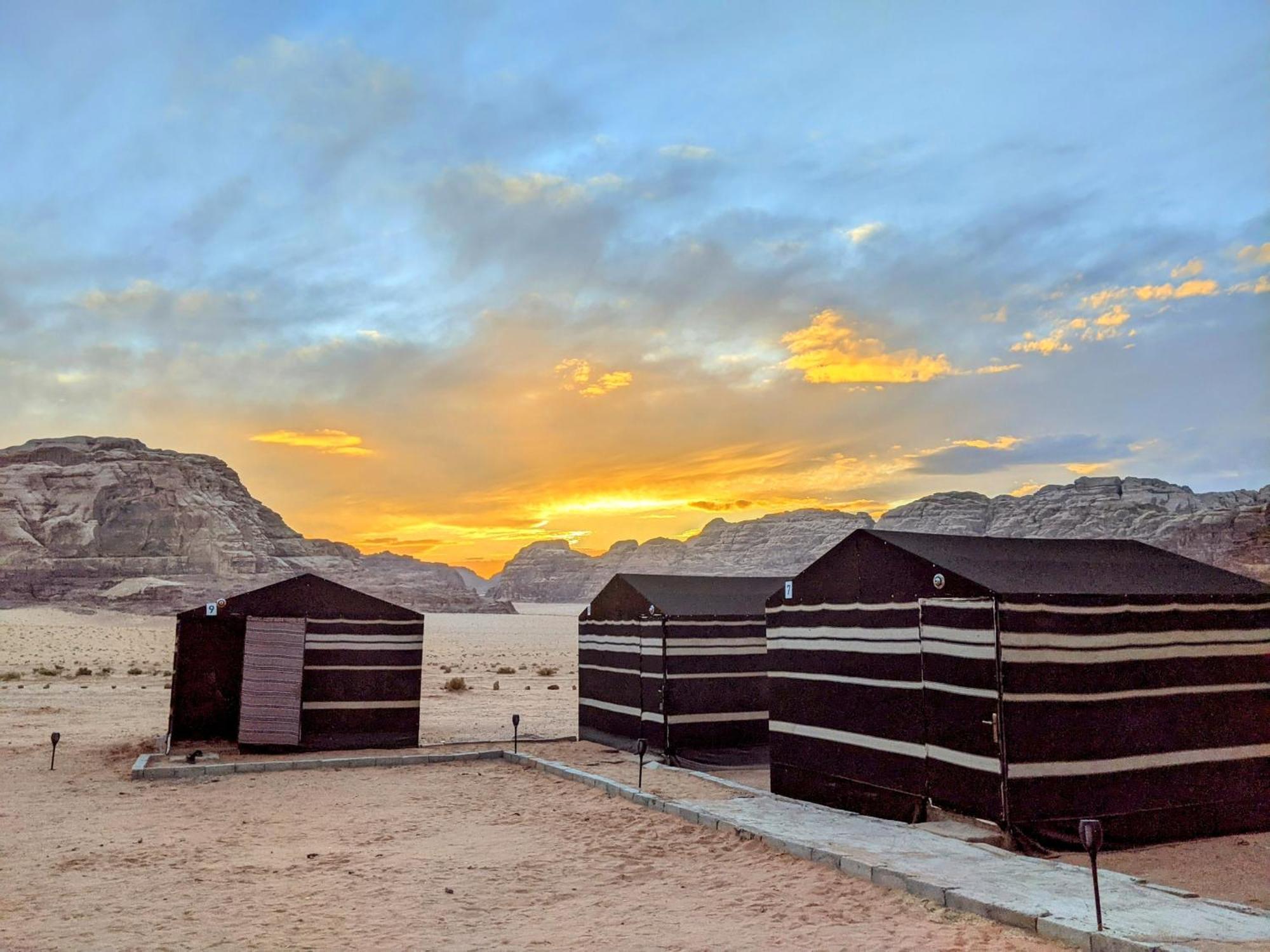 Wadi Rum Galaxy Camp Bed & Breakfast Exterior photo